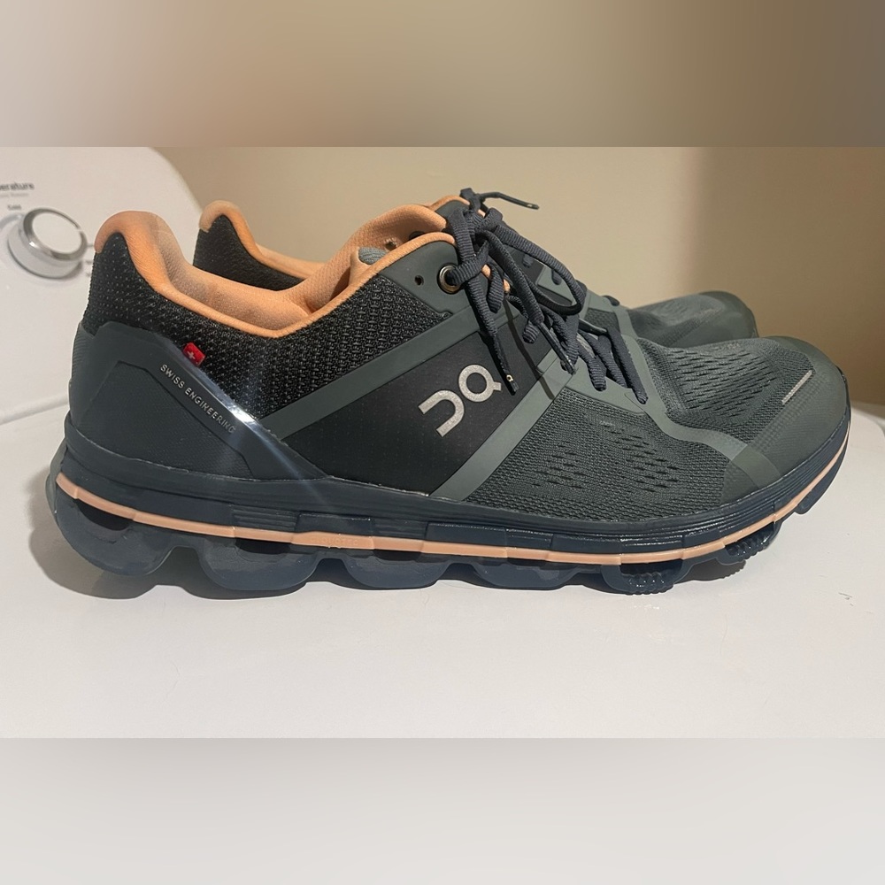 On Cloudace Classic - women’s running shoe in sea/almond